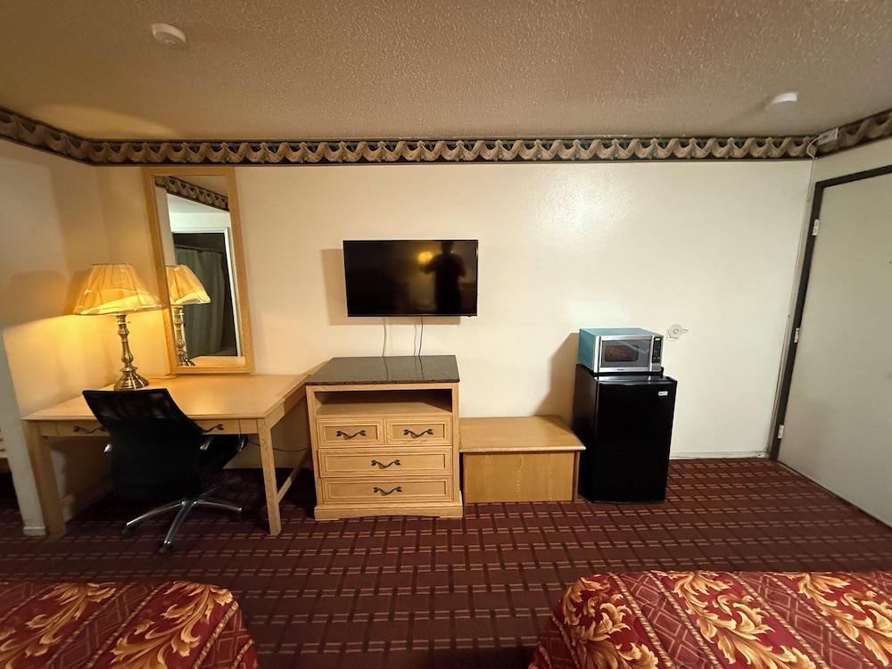 New Budget Inn photo 31