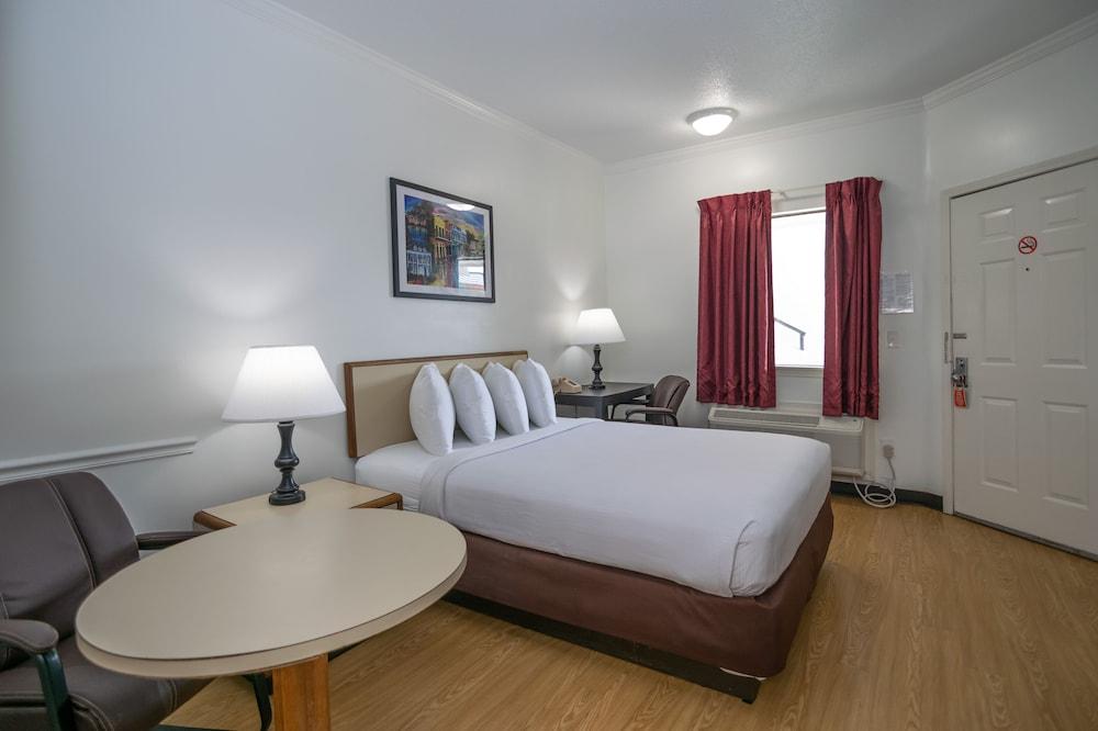 Contempra Inn photo 16