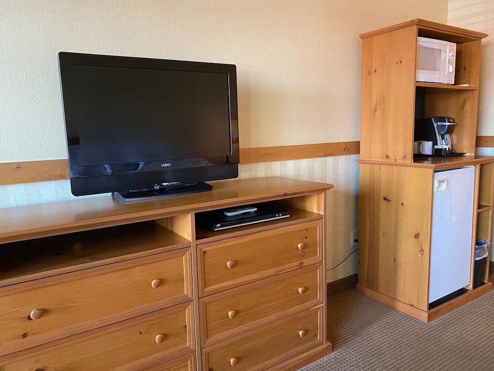 Cousins Country Inn photo 17