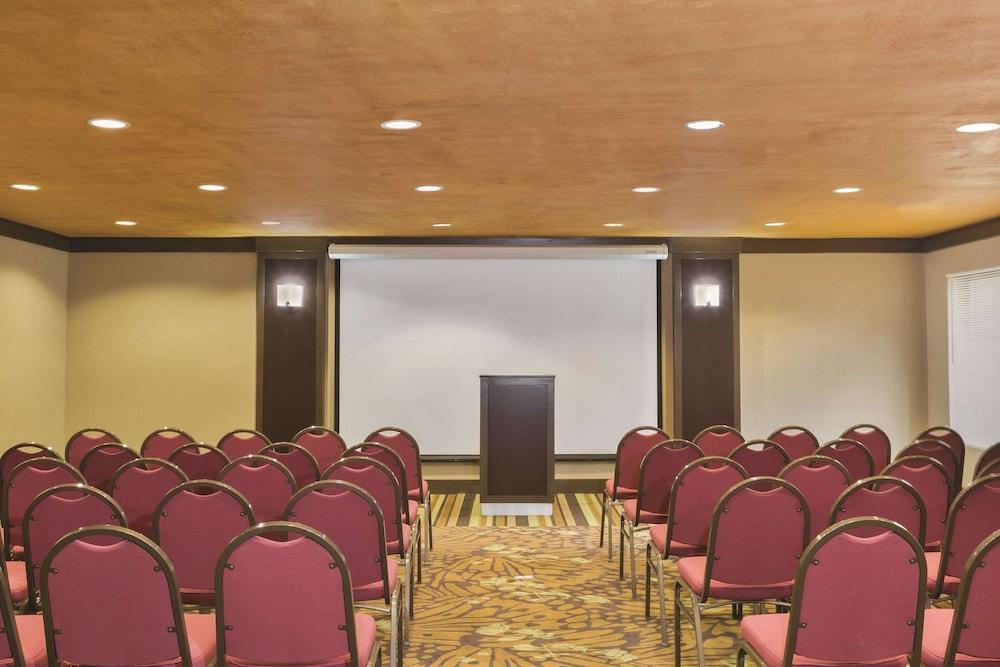 La Quinta Inn by Wyndham Austin North photo 26