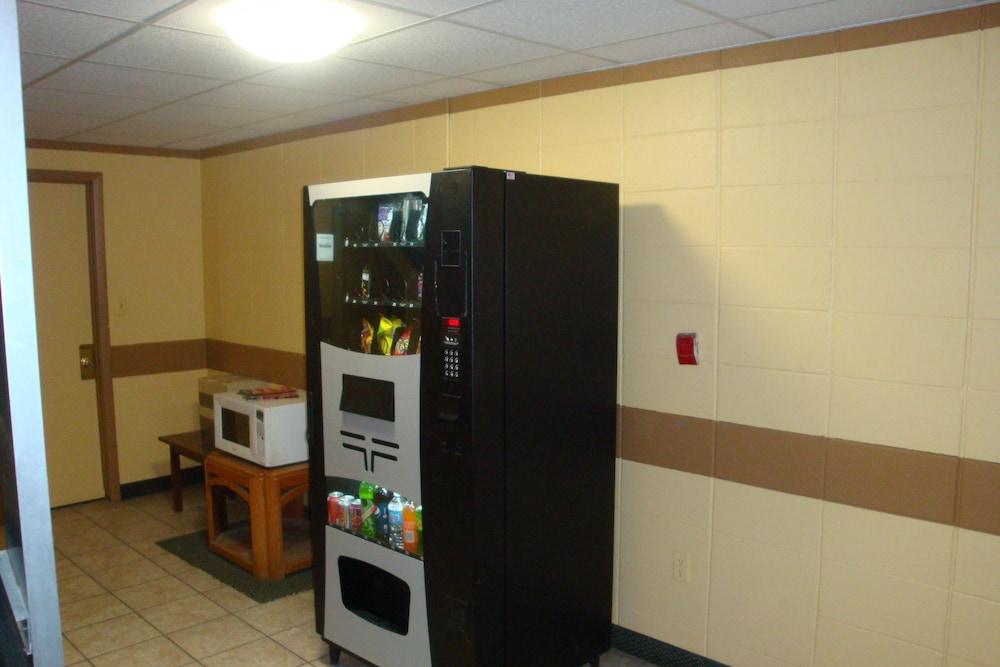 Economy Inn photo 16
