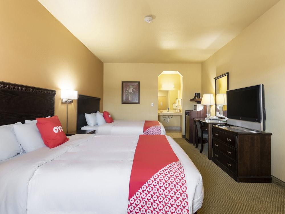 OYO Hotel Valley View TX, I-35 photo 10