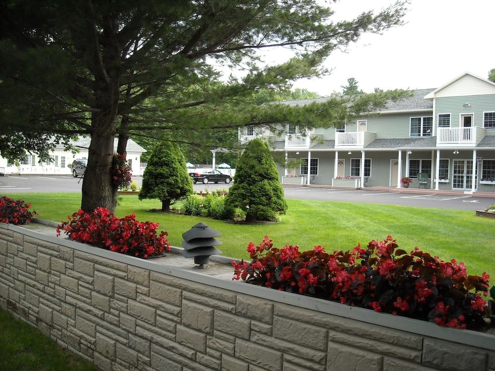 Cromwell Harbor Motel photo 20