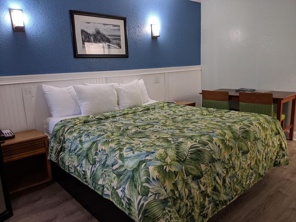 Colonial Inn Motel photo 8
