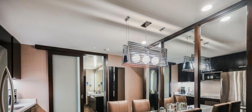 StripViewSuites at Vdara photo 81