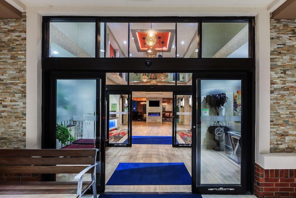 Holiday Inn Express & Suites Houston East, by IHG photo 2