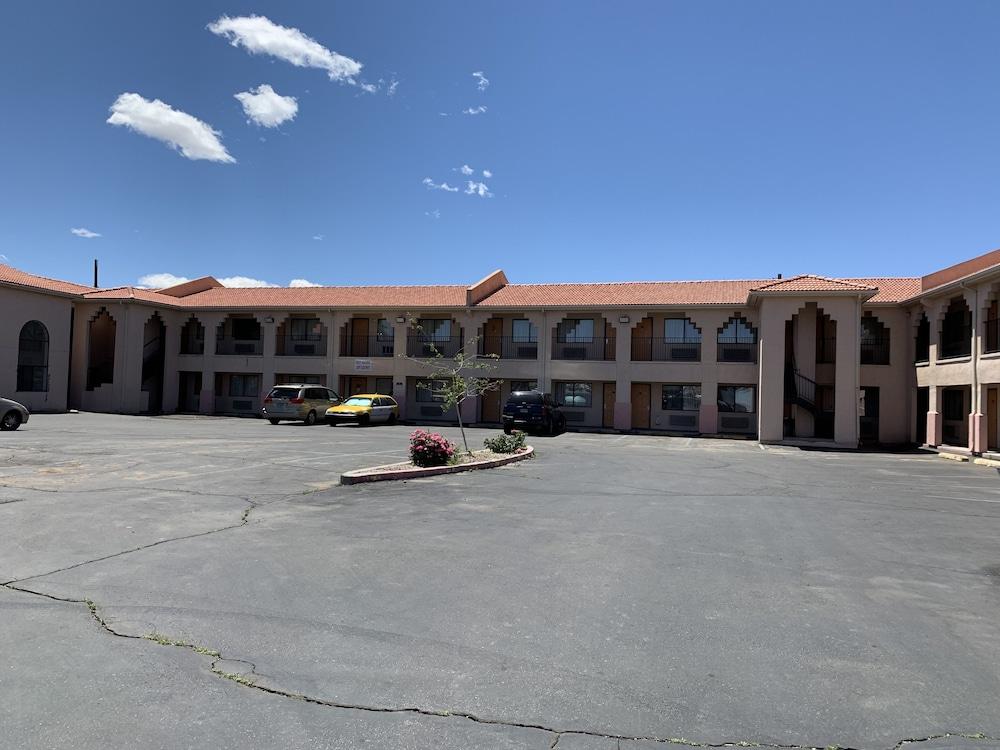 Luxury Inn photo 8