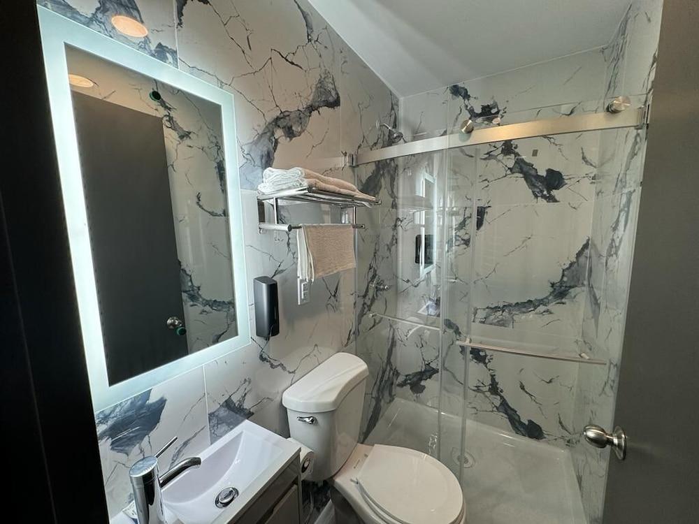 Moon Hotel Brooklyn photo 12