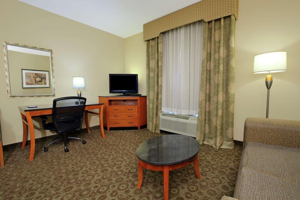 Hampton Inn & Suites Buffalo photo 8