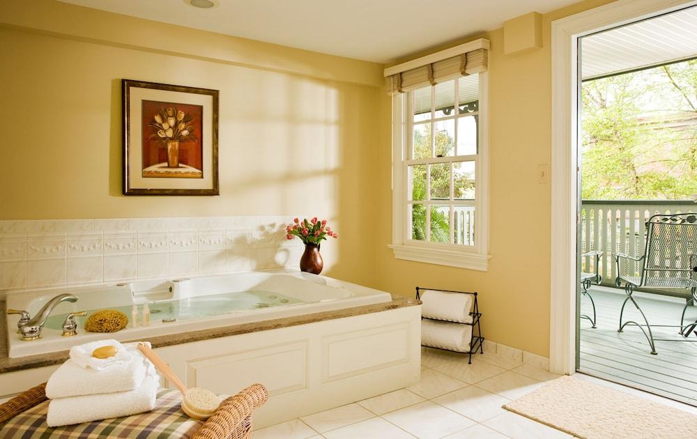 Lambertville House photo 15
