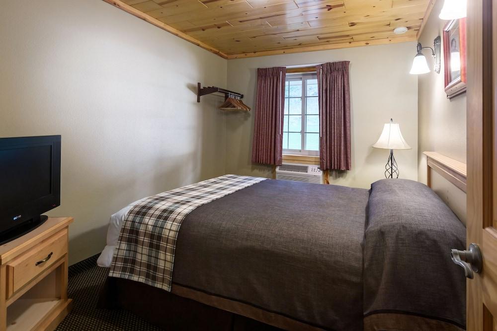 Rock Crest Lodge And Cabins photo 2