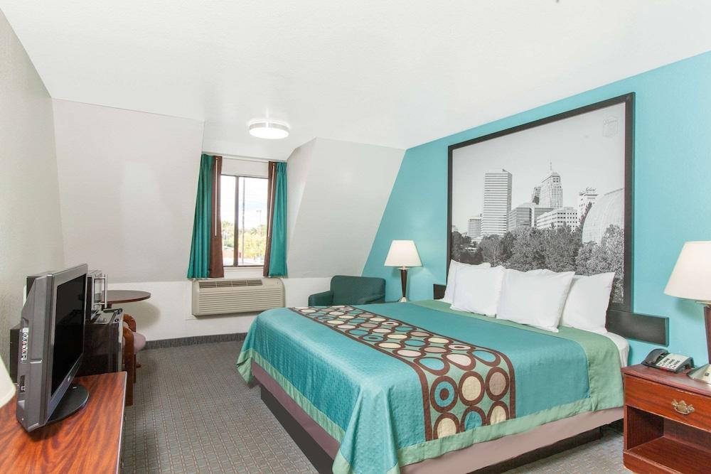 Super 8 by Wyndham Sallisaw photo 11