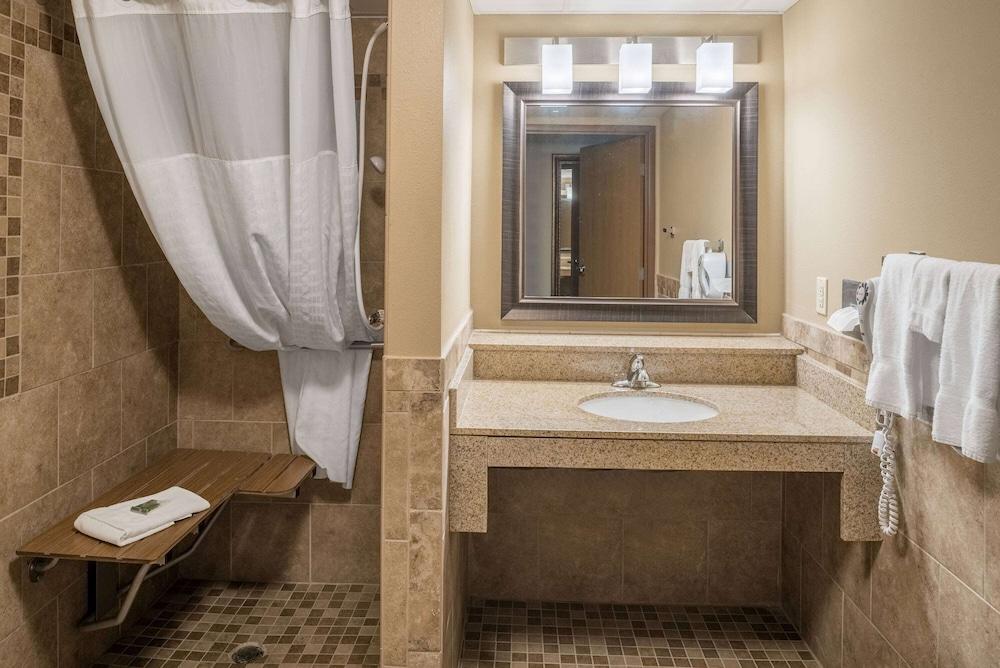 AmericInn by Wyndham Valley City - Conference Center photo 26