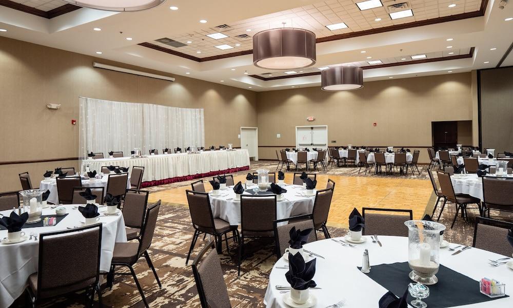 Holiday Inn & Conference Center Marshfield by IHG photo 26