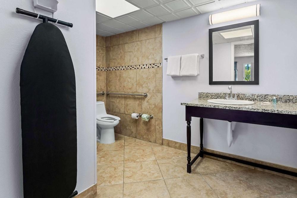 Suburban Studios Cordele I-75 photo 13