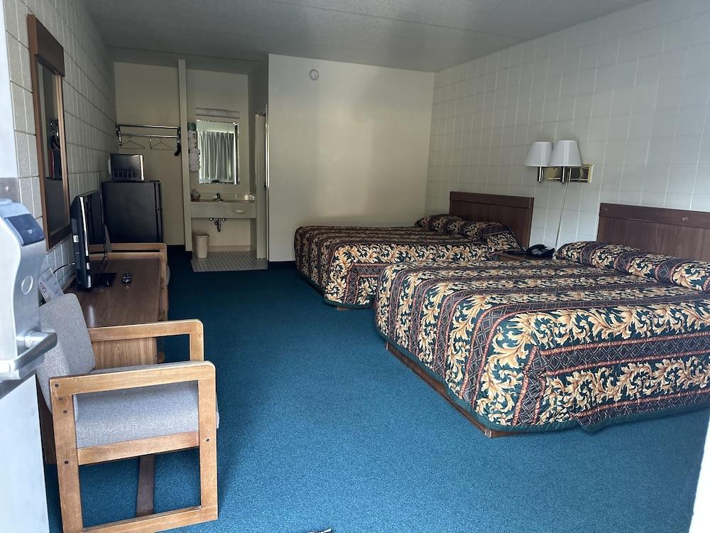 Oakridge Motel photo 5