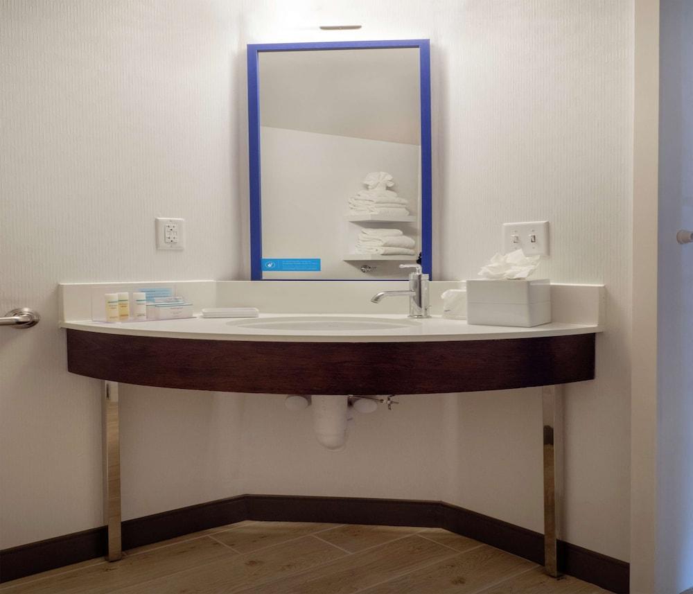 Hampton Inn Hazleton photo 19