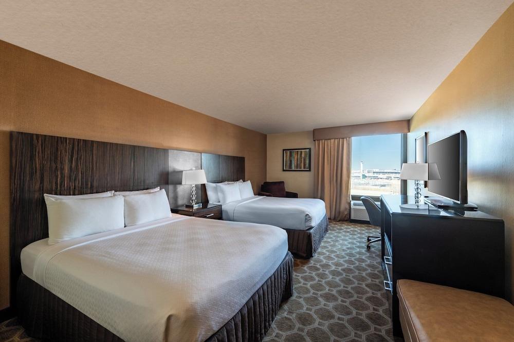 Crowne Plaza Newark Airport by IHG photo 46