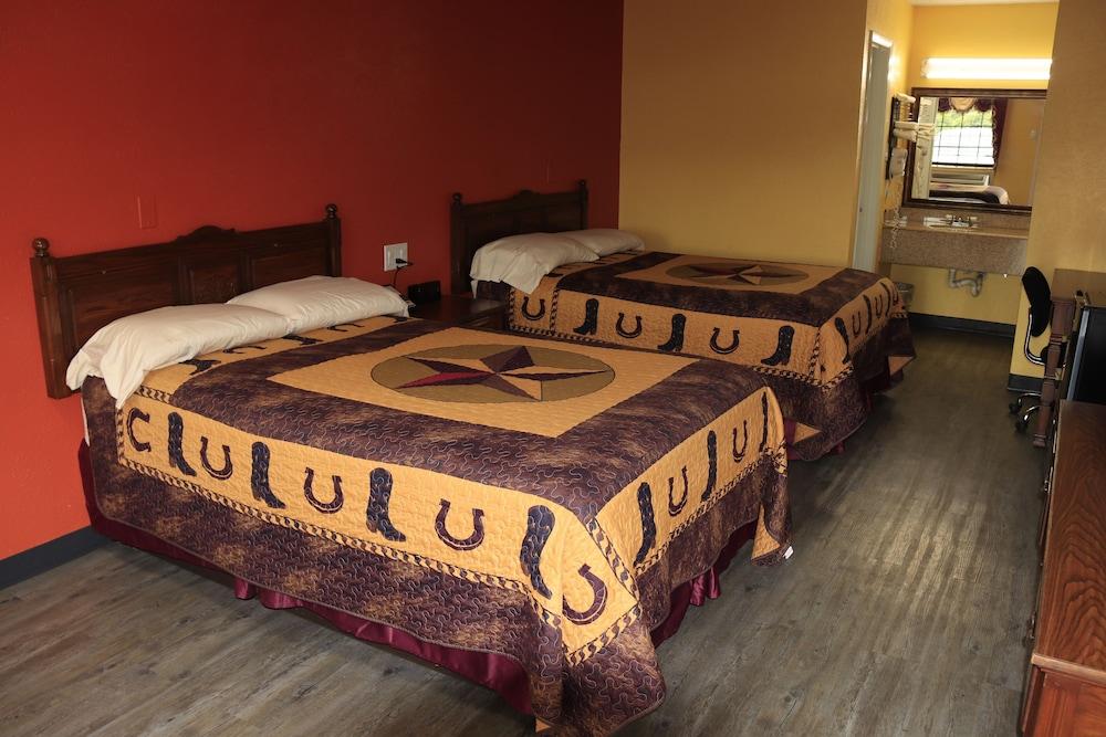 Chaparral Motel photo 7
