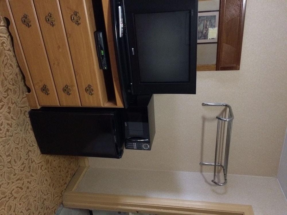 Budget Inn photo 3