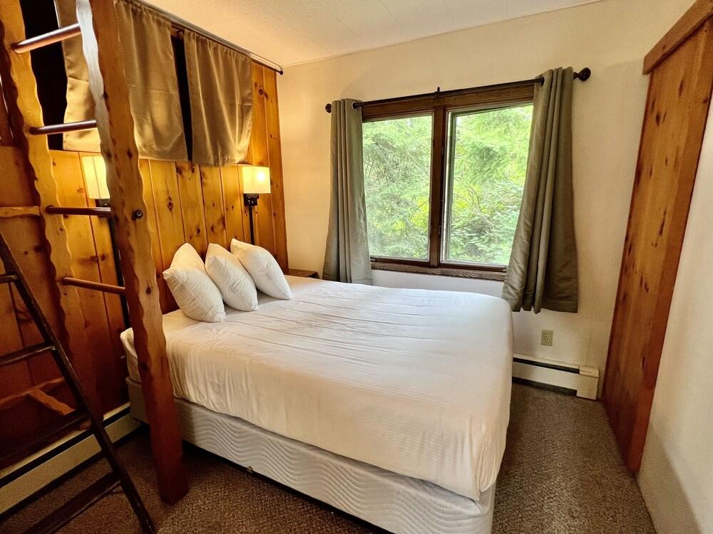 Thomsonite Beach Inn photo 25