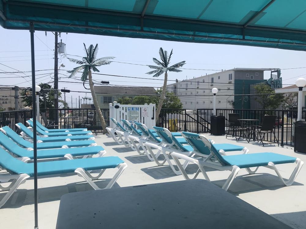 Surf Comber Motel photo 3