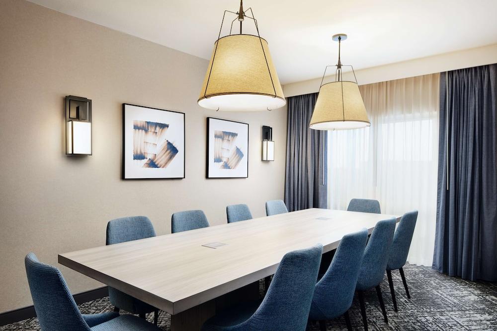 Hilton Charlotte Airport photo 14