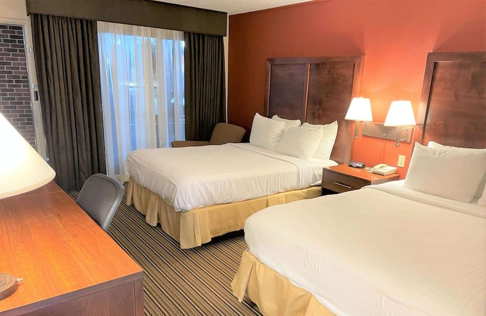 Crossroads Hotel and Event Center photo 46