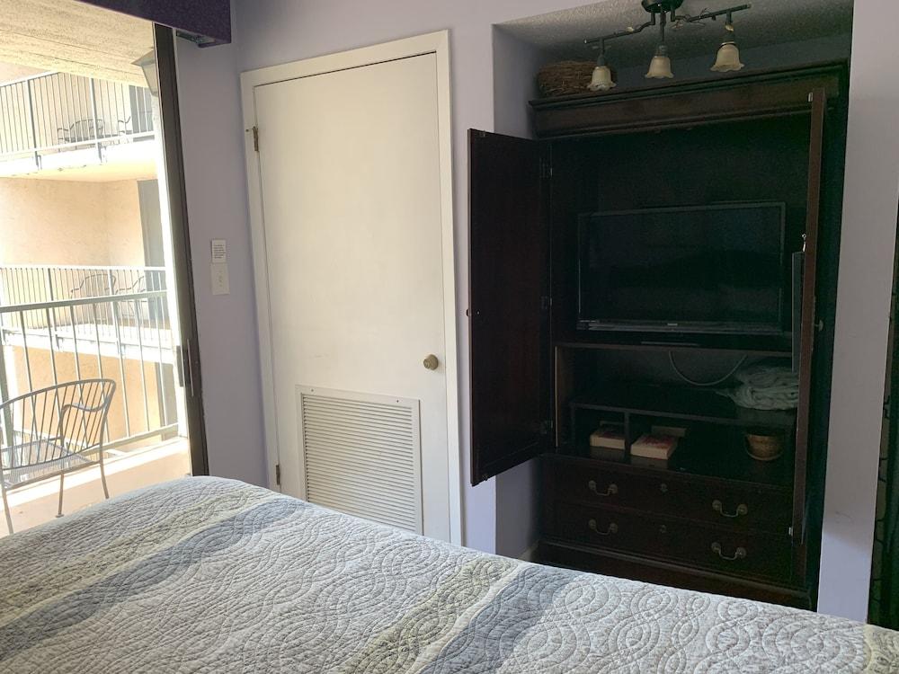 Oak Square Rentals photo 16
