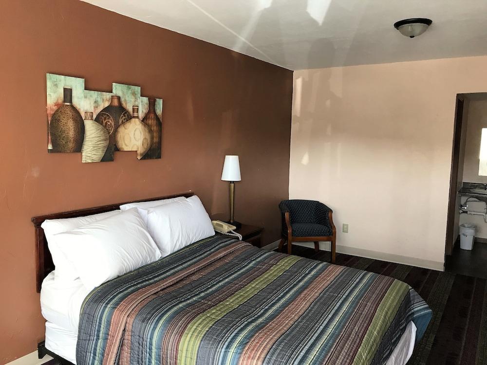 Town Motel photo 3