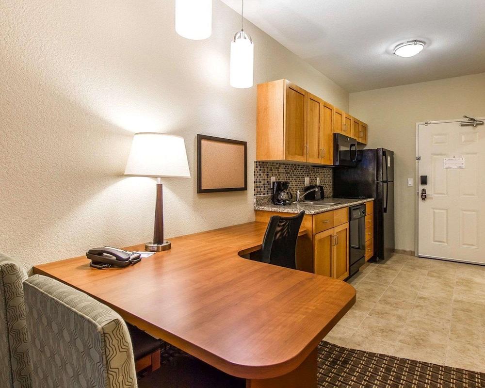 MainStay Suites Stanley photo 35
