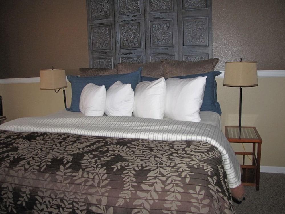 White House Inn on the Waterfront photo 15