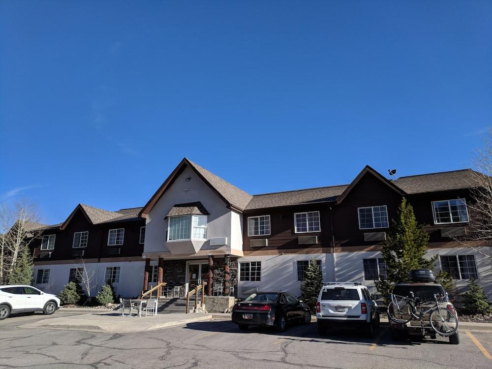 3 Peaks Lodge photo 21