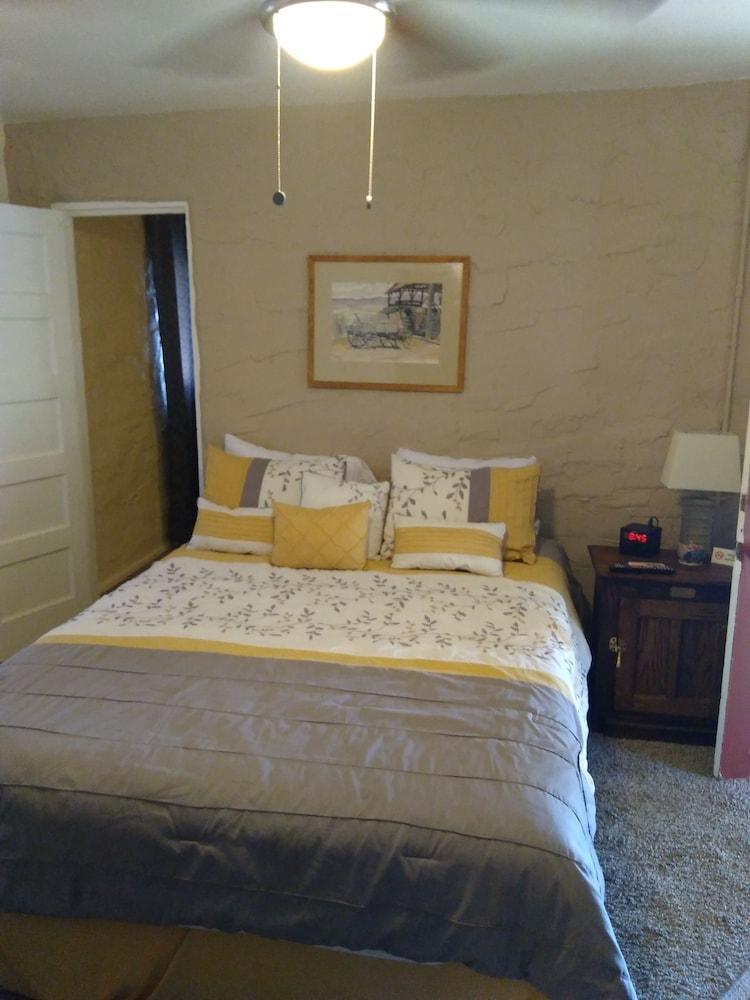 Shep's Miners Inn photo 34