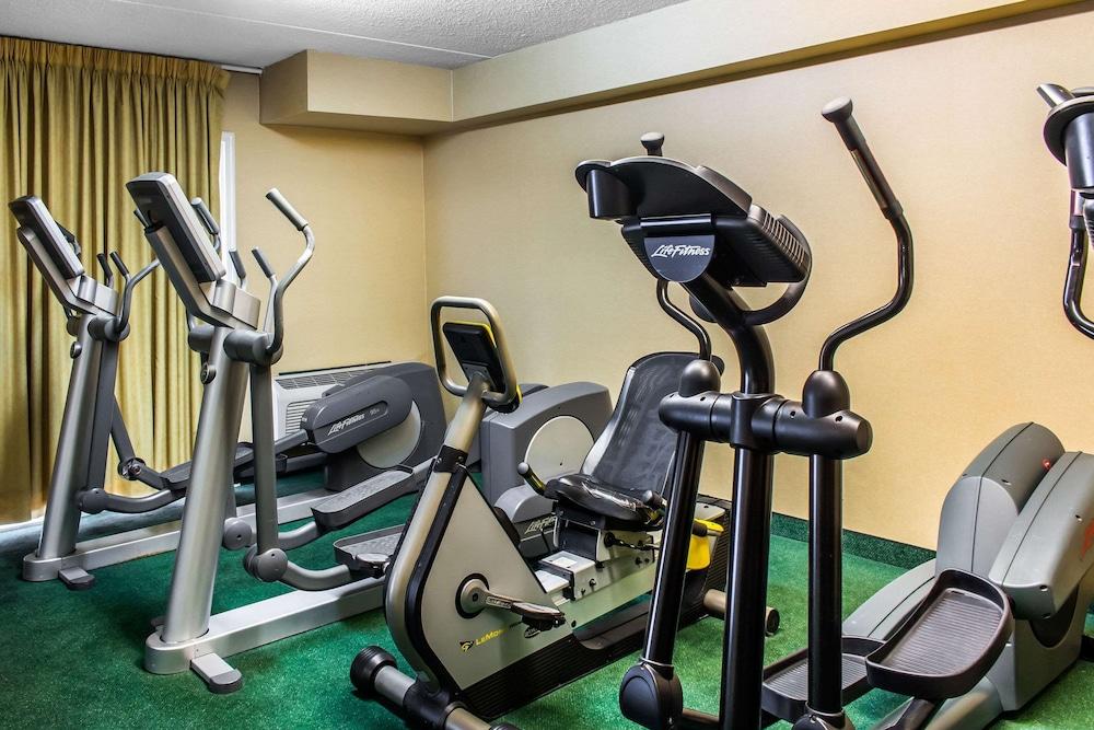 Clarion Hotel Philadelphia International Airport photo 21