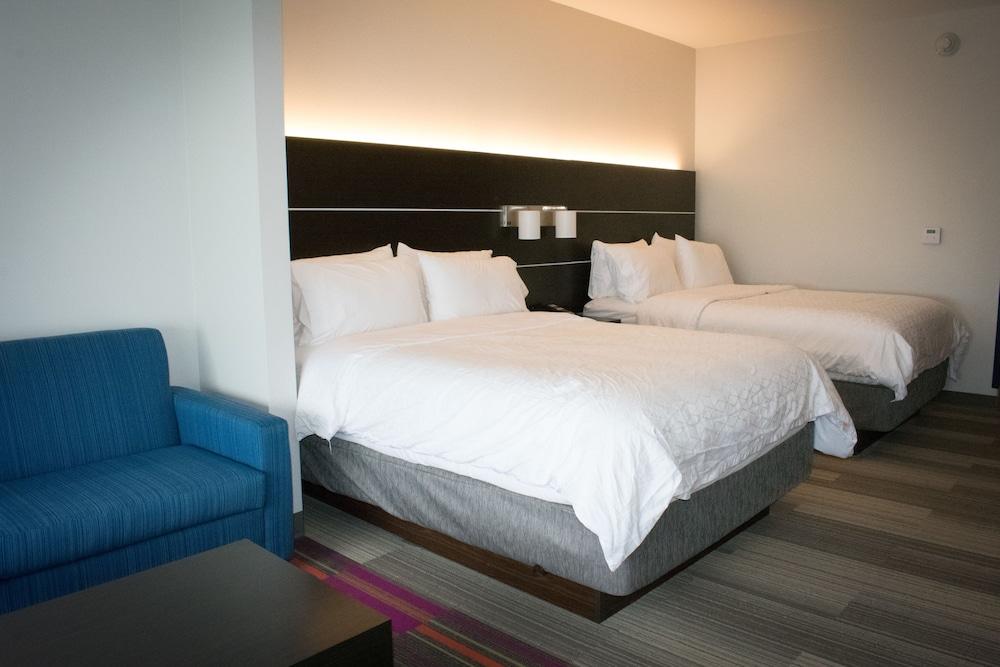 Holiday Inn Express and Suites West Memphis by IHG photo 3