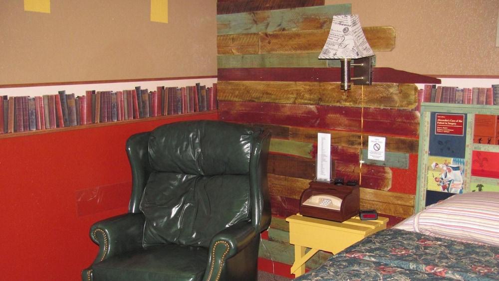 Earth Inn Motel photo 15