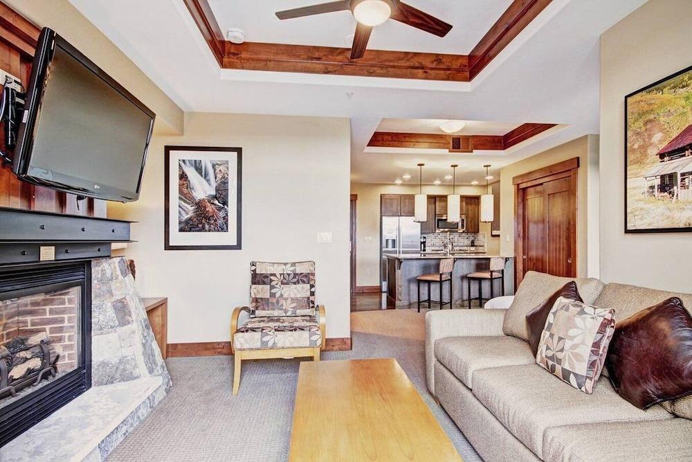 One Ski Hill Place, a RockResort, by Vail Resorts photo 50