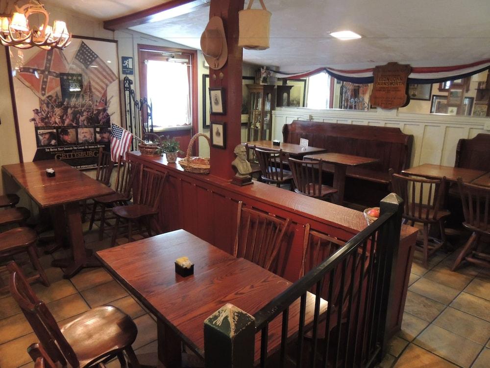 Historic Farnsworth House Inn photo 6