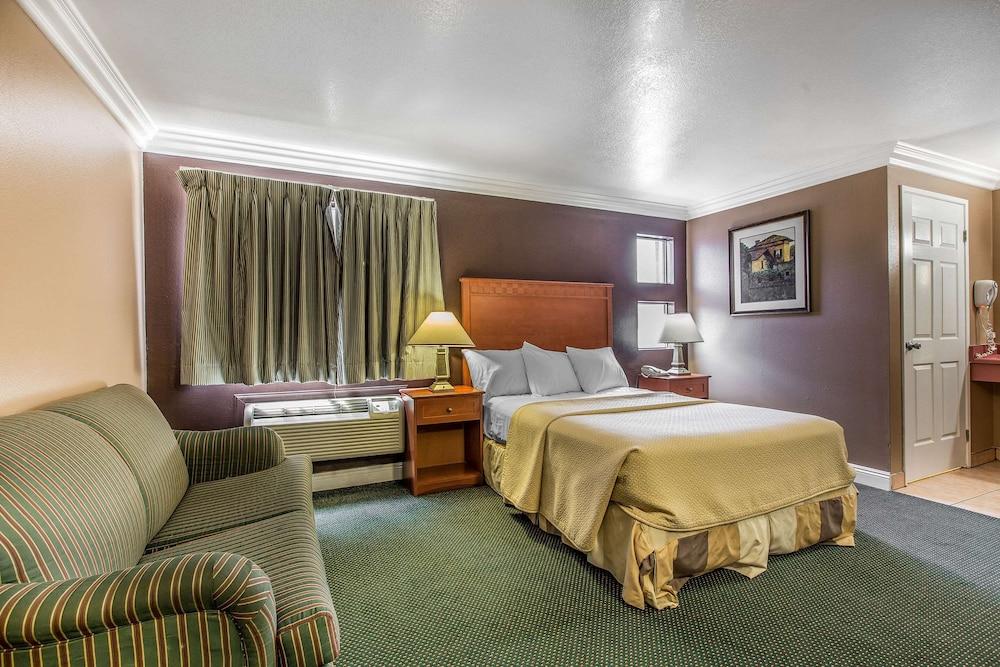 Rodeway Inn Ventura Midtown photo 17
