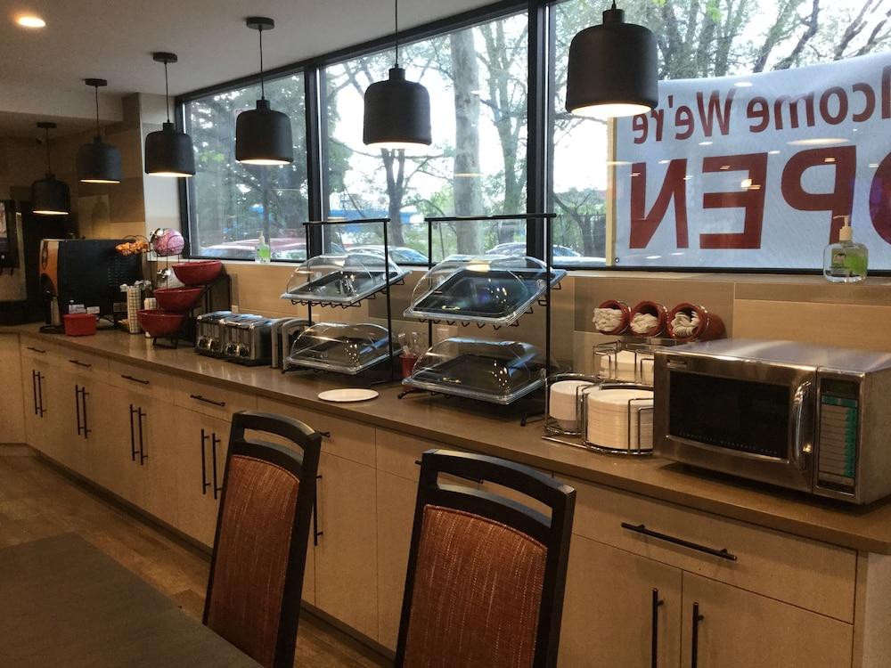 Ramada by Wyndham Bronx Terminal photo 23
