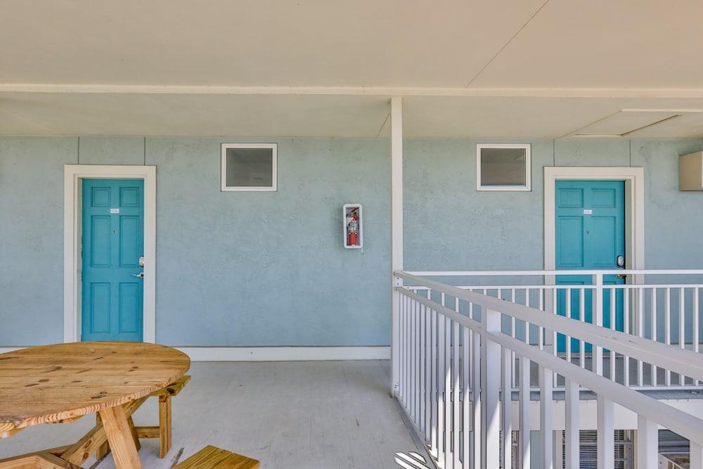 Coastal Waters Inn photo 34