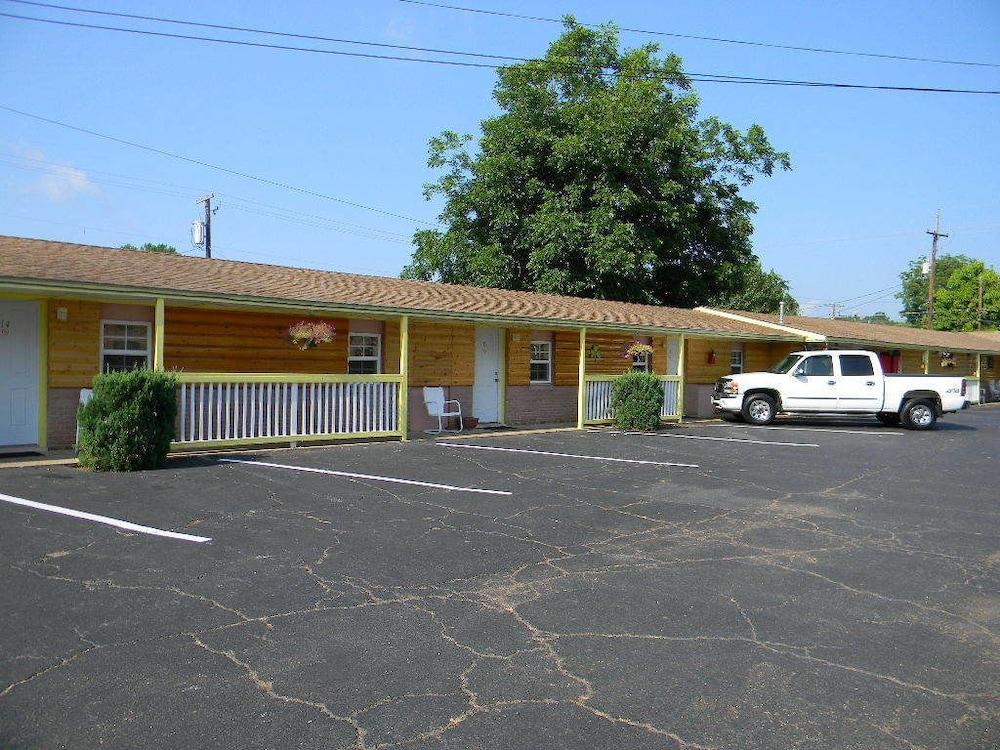Little Shamrock Motel photo 34