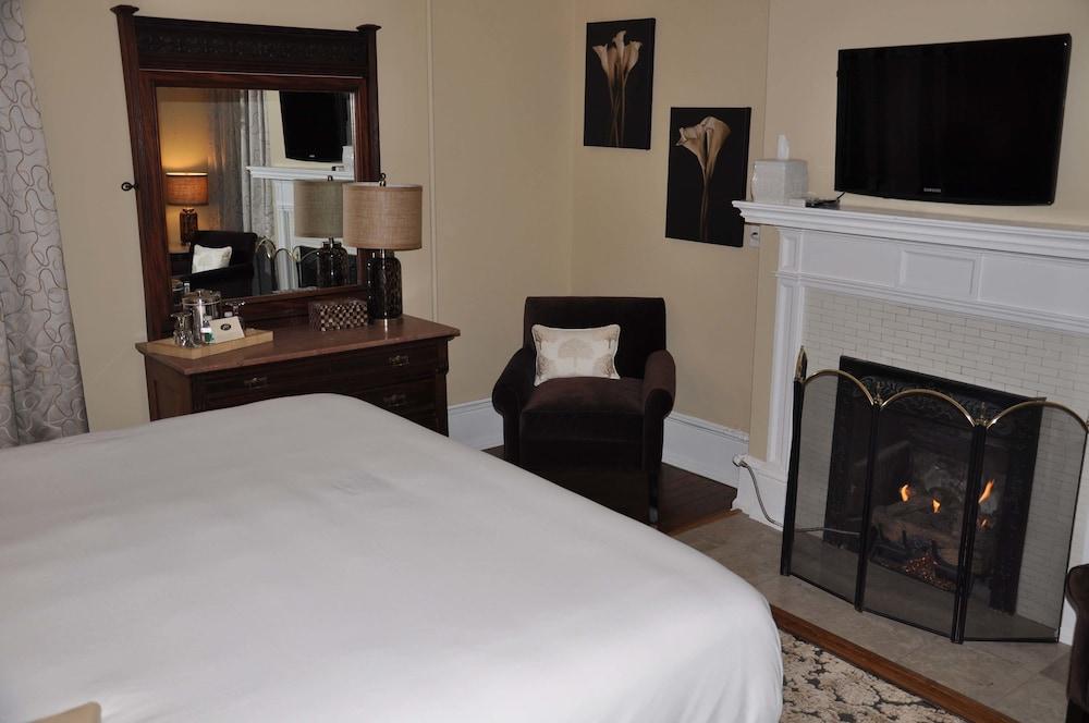 Peter Shields Inn & Restaurant photo 12