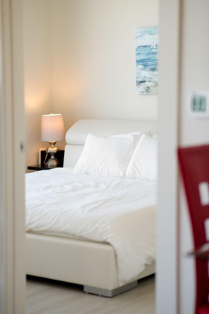 Furnished Apartments on Pine Street photo 4
