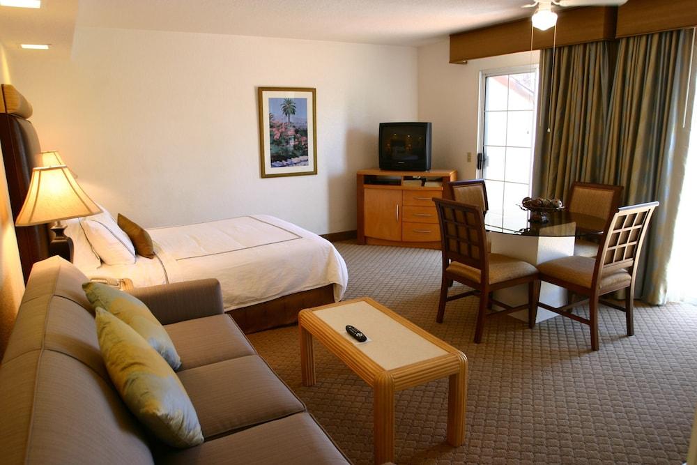 Desert Breezes Resort photo 14