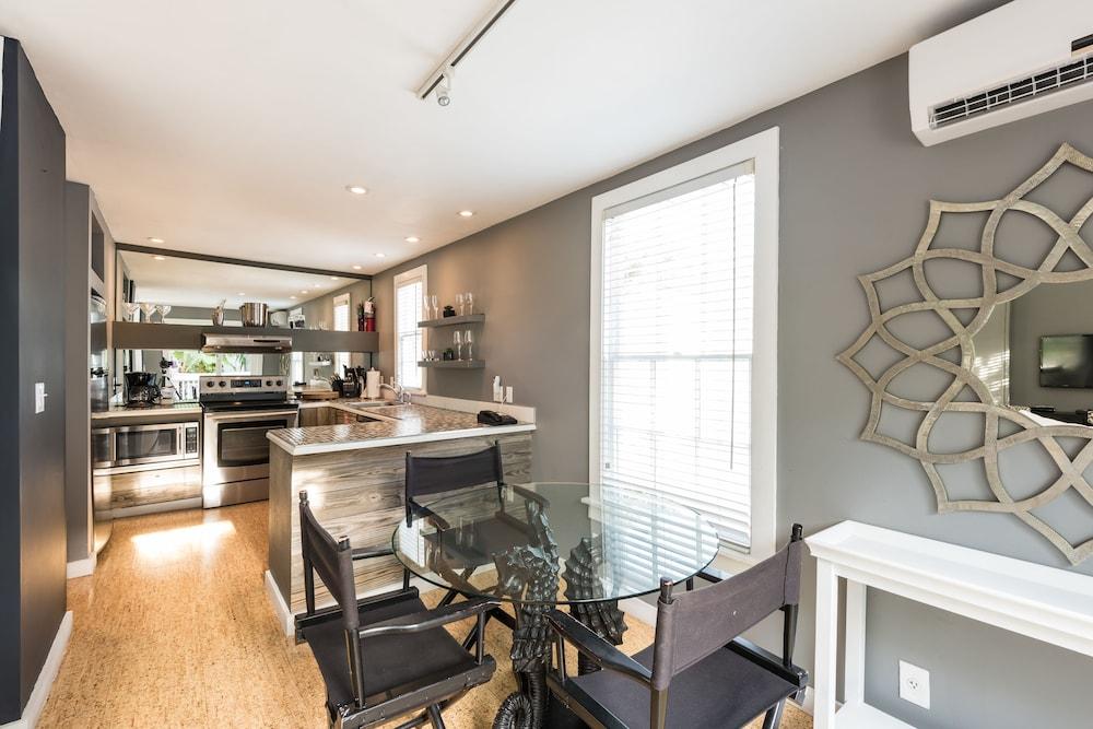 Alexanders Guesthouse - Adult Exclusive, LGBTQ Friendly photo 60