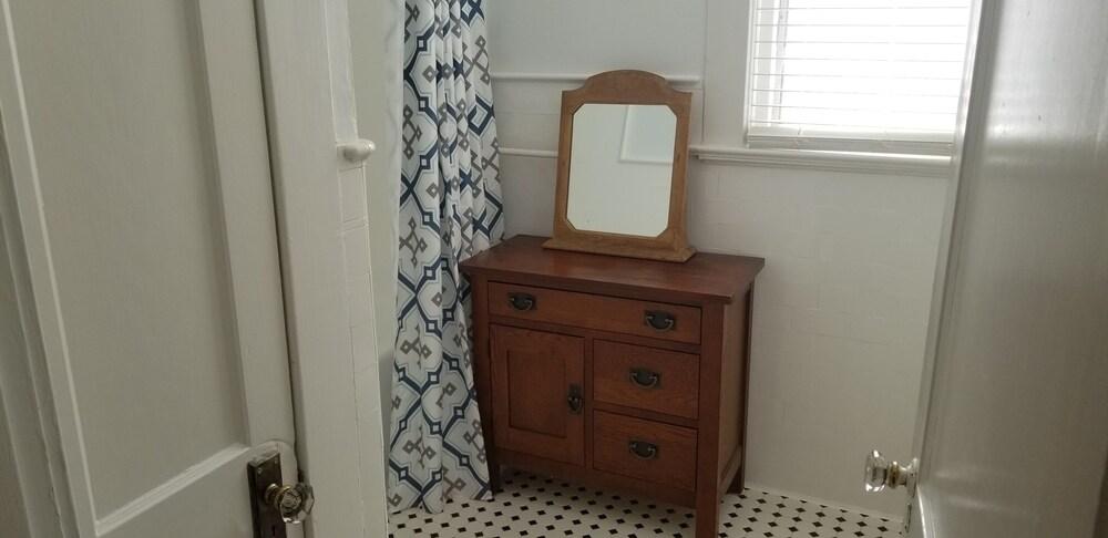 Belvedere Manor photo 14