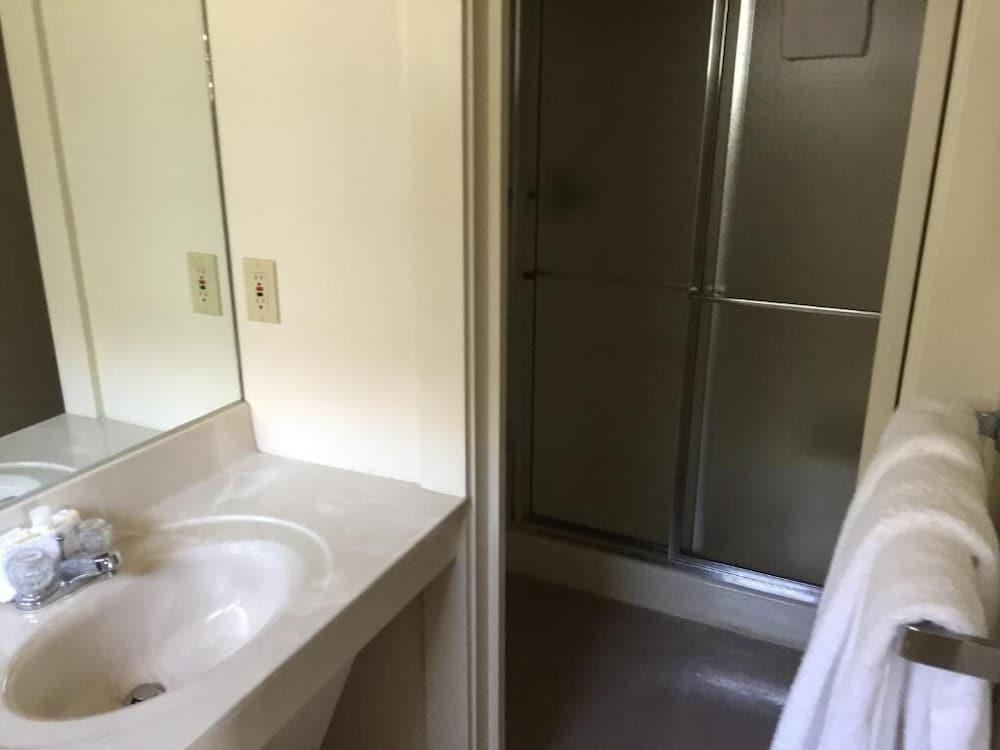 Holiday House Inn photo 45