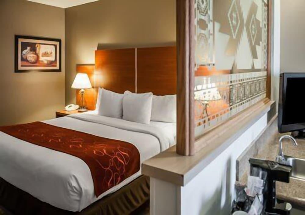 Holiday Inn Express & Suites Santa Fe by IHG photo 6
